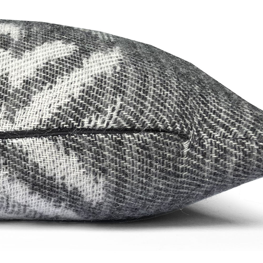 Malagoon cushion Mochica decostripe - anthracite - 35x60cm
