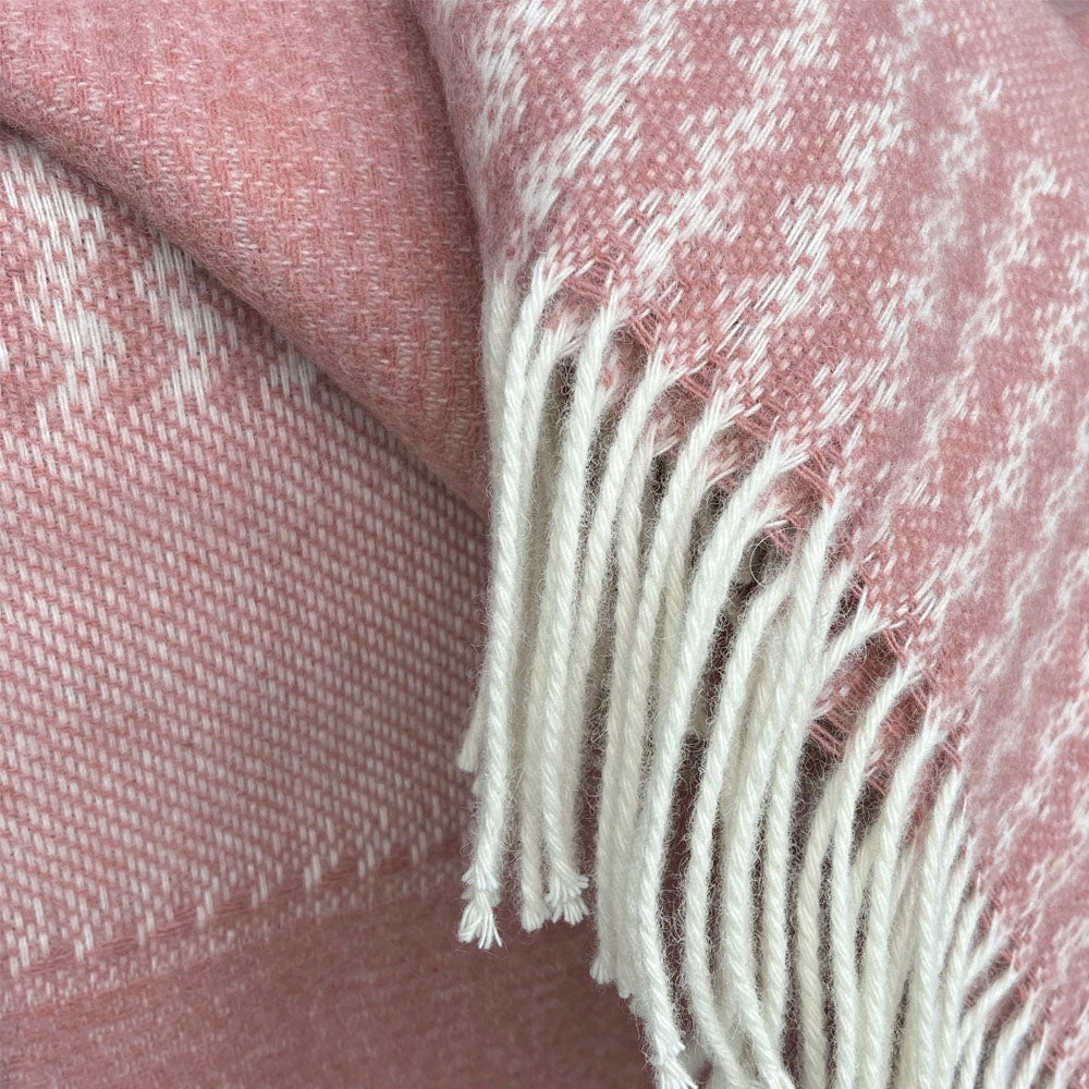 Malagoon Uptown throw - pink - 140x200cm 100% wool