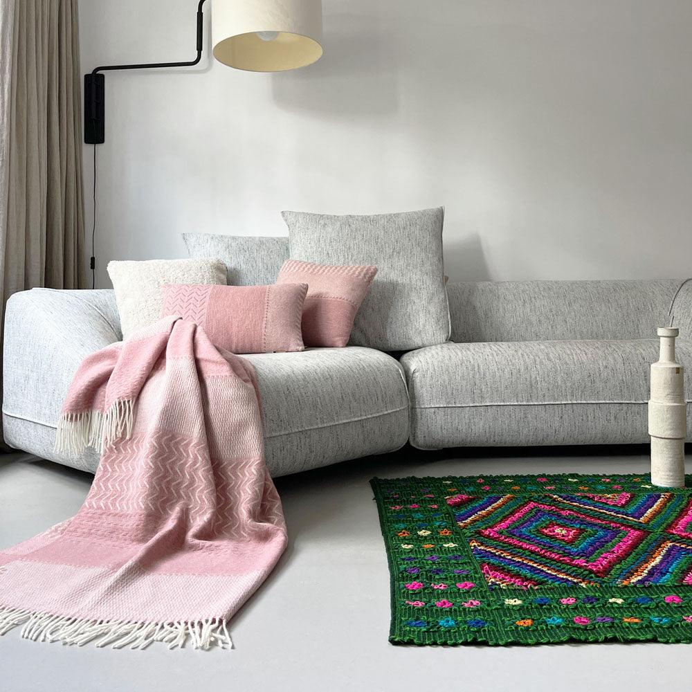 Malagoon Uptown throw - pink - 140x200cm 100% wool