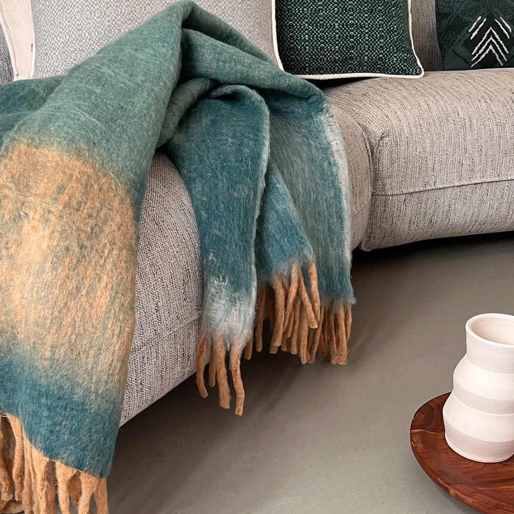 Malagoon Zapotec throw - soft green - 100% recycled