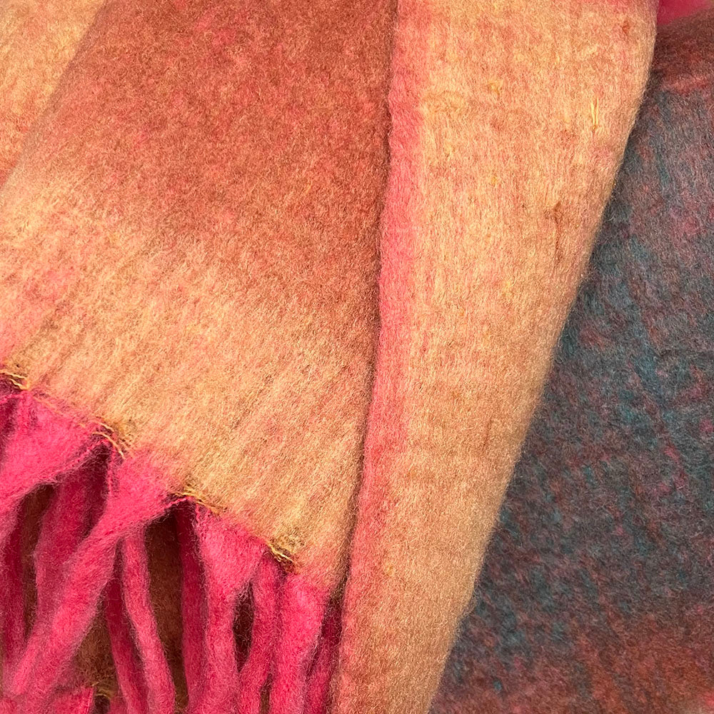 Malagoon Zapotec throw - soft pink - 100% recycled
