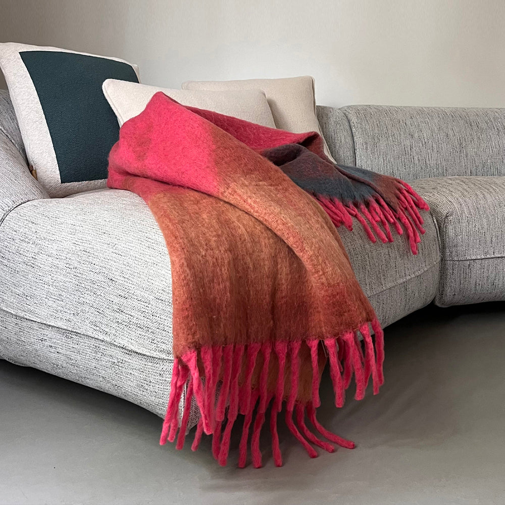 Malagoon Zapotec throw - soft pink - 100% recycled