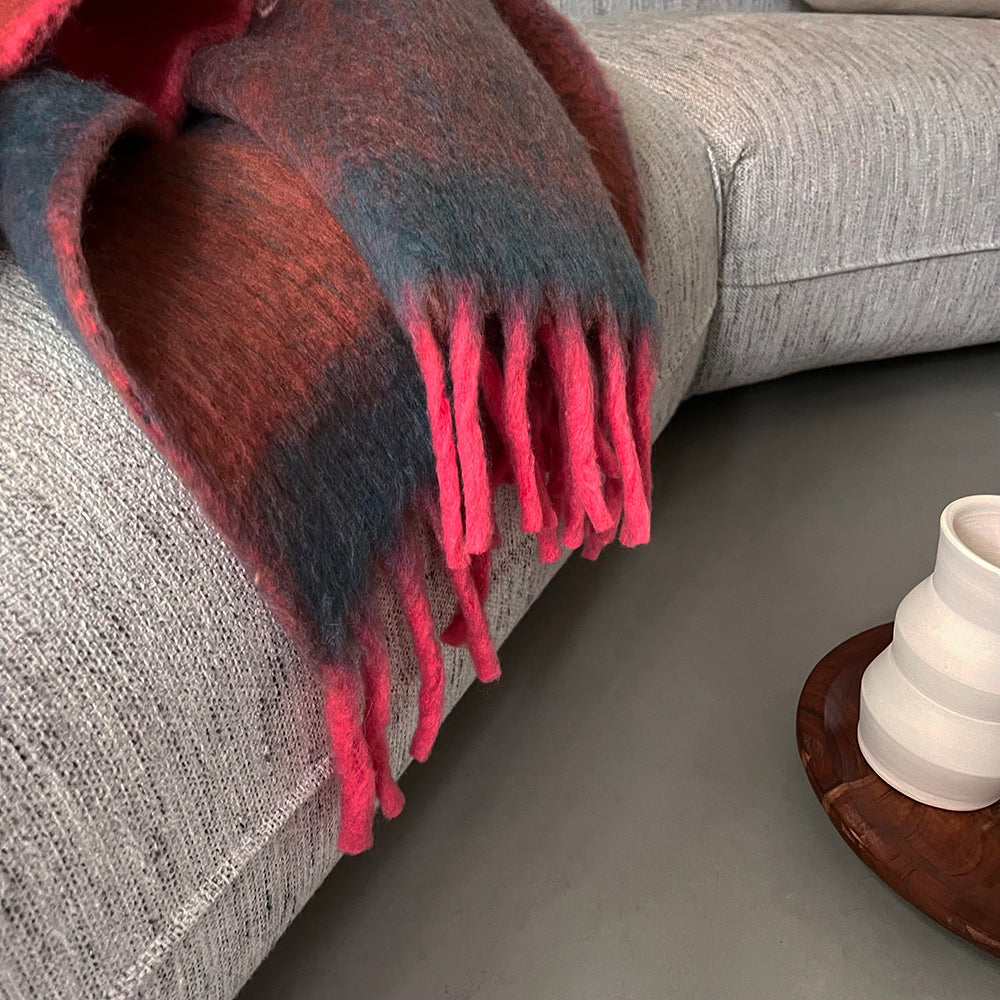 Malagoon Zapotec throw - soft pink - 100% recycled