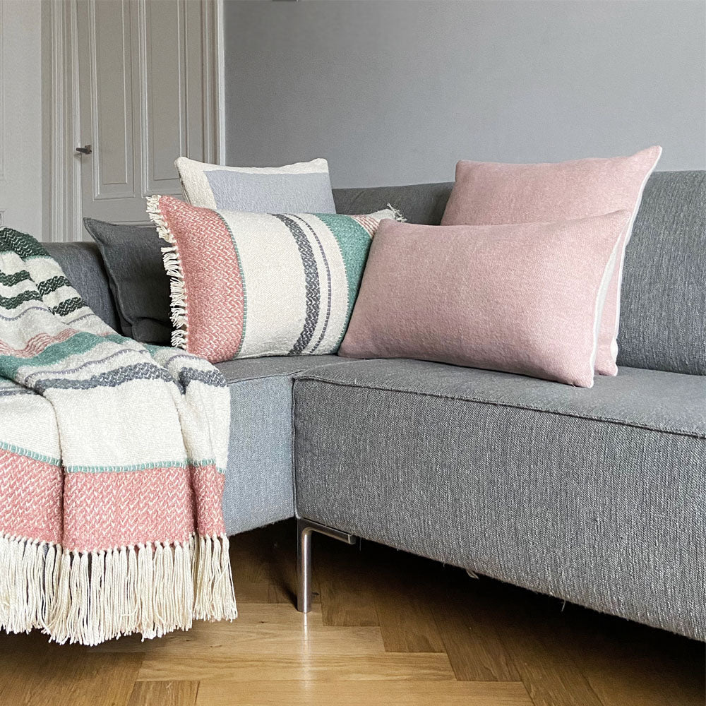 Malagoon cushion - misty pink reversible - 35x60cm recycled wool