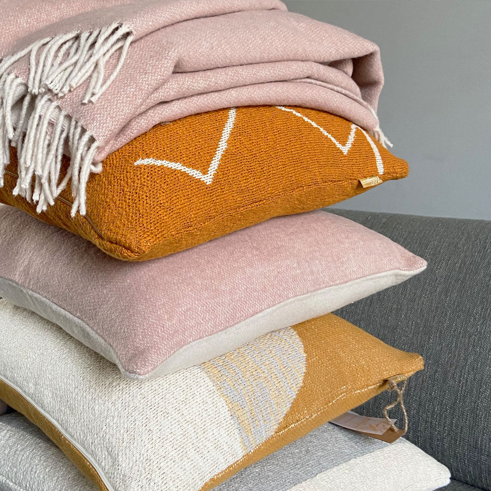 Malagoon cushion - misty pink reversible - 35x60cm recycled wool