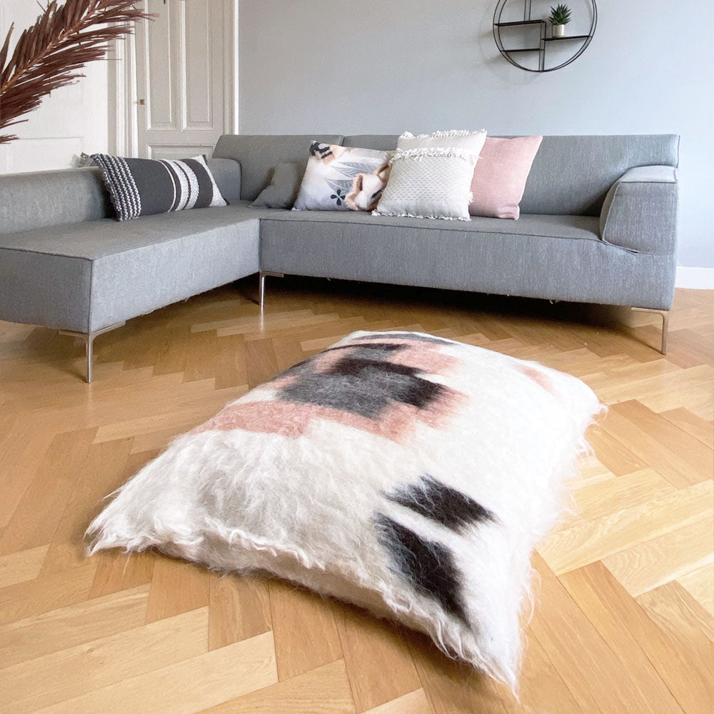 Malagoon floor cushion Rose - off-white - 90x90cm 100% wool