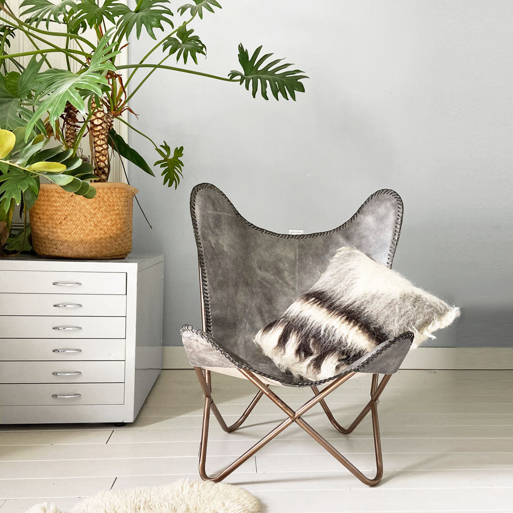 Malagoon cushion Triangle - shades of grey - 50x50cm 100% wool