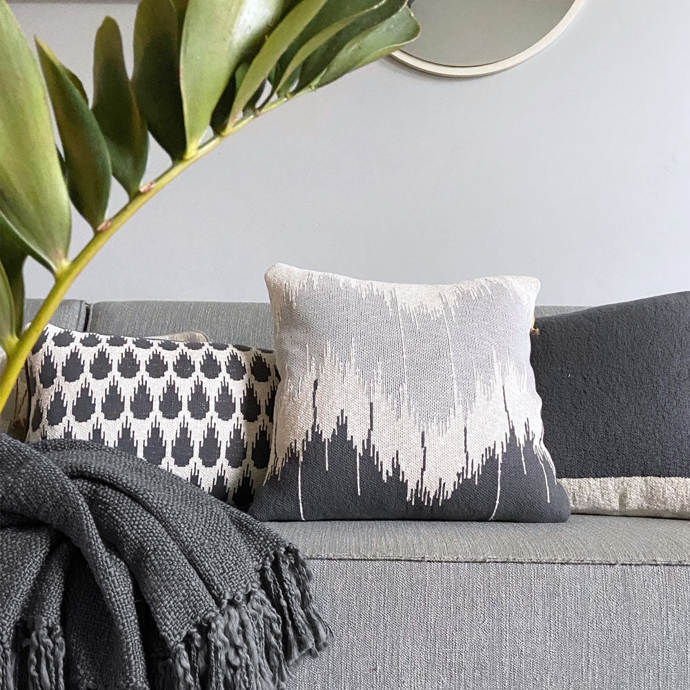 Malagoon Wave cushion - anthracite - 50x50cm 100% organic cotton