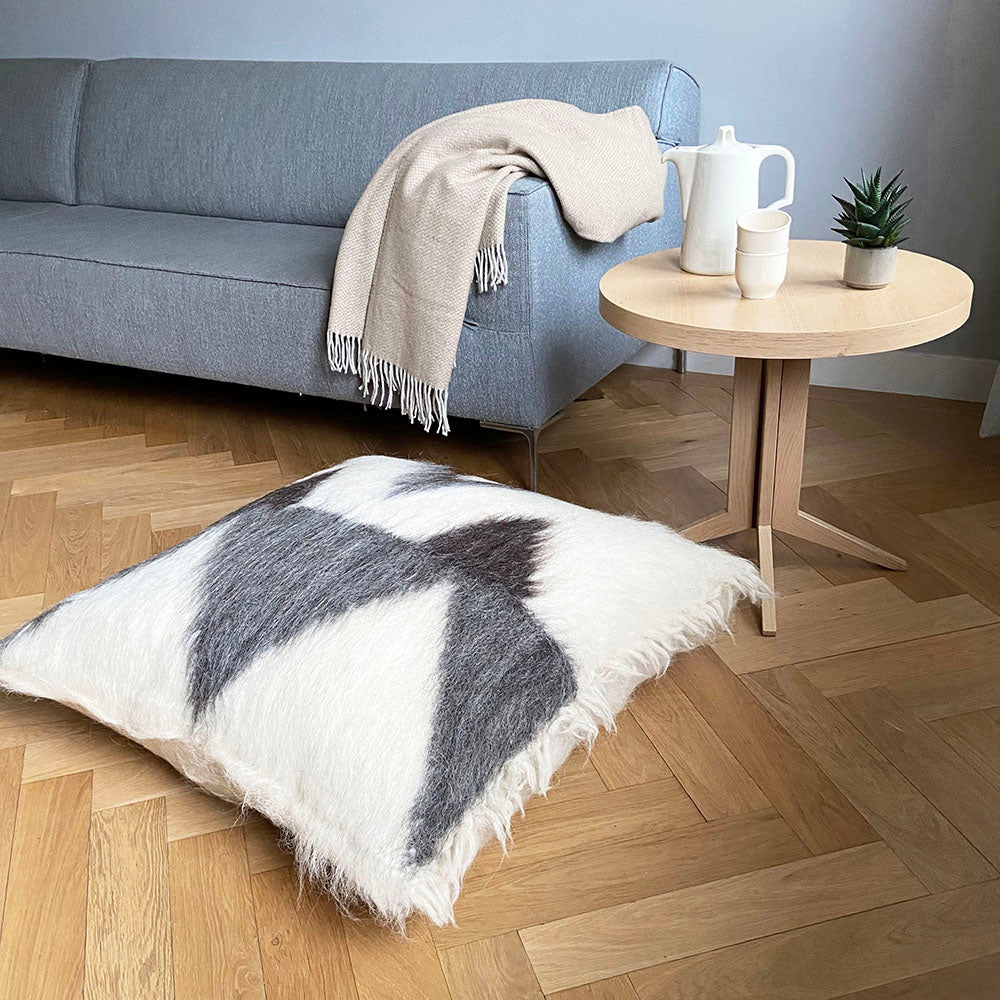 Malagoon floor cushion Zigzag – off-white, shades of grey – 90x90 cm, 100% wool